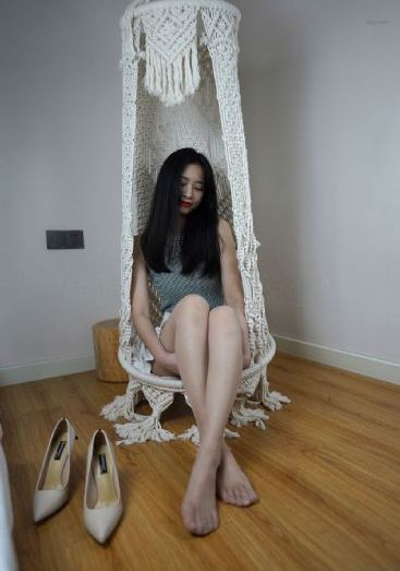 小十四萝粉嫩小泬的第一次_剧情片超清免费观看