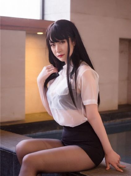 大胸美女挤奶_超清全集免费播放