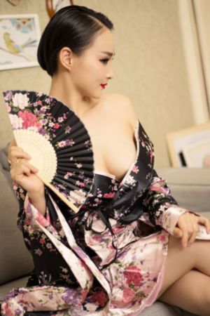 97国产大学生情侣白嫩酒店_720影视在线观看