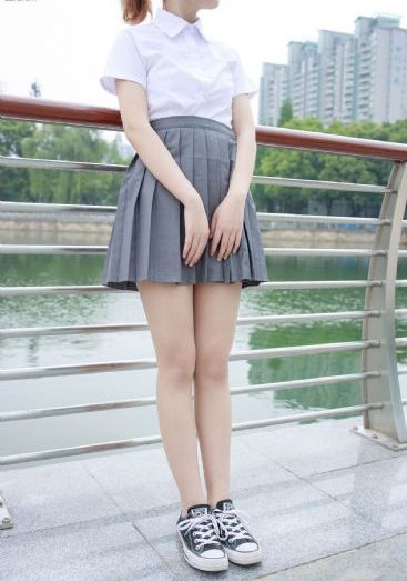 小县城精品裸体舞表演_剧情片高清完整版