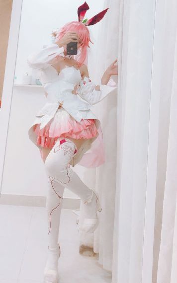 欧美人玩ps4还是xbox天体营_高清无删减在线观看