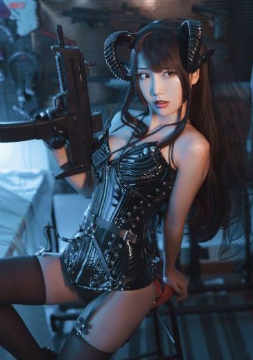 男人狂躁女人一进一出小说_720高清在线